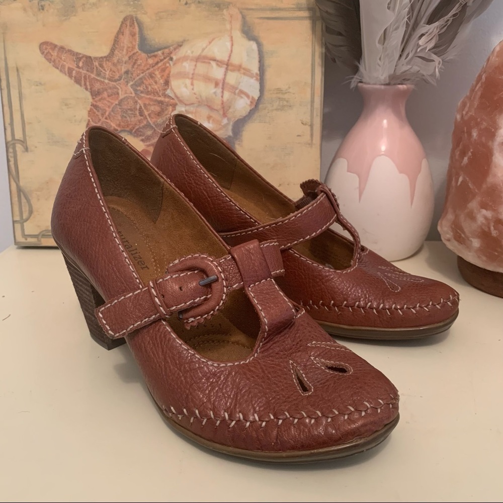 Naturalizer Quin Mary Jane brown leather pumps size 7W
